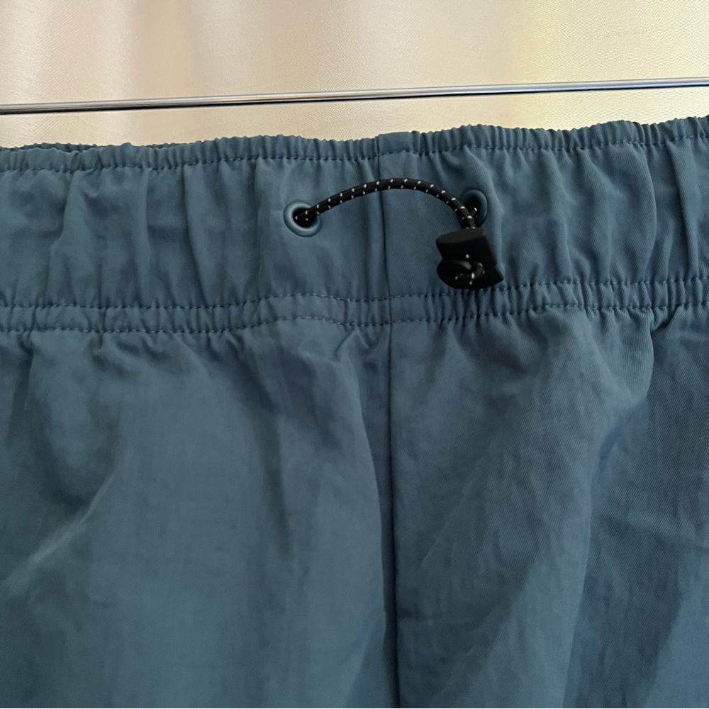 Nike Women’s Shorts - Picture 2 of 5